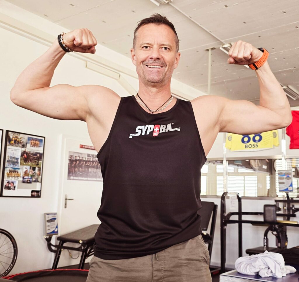 Robin Städler trenescha eir el cun sieus atlets ed es natürelmaing eir fit