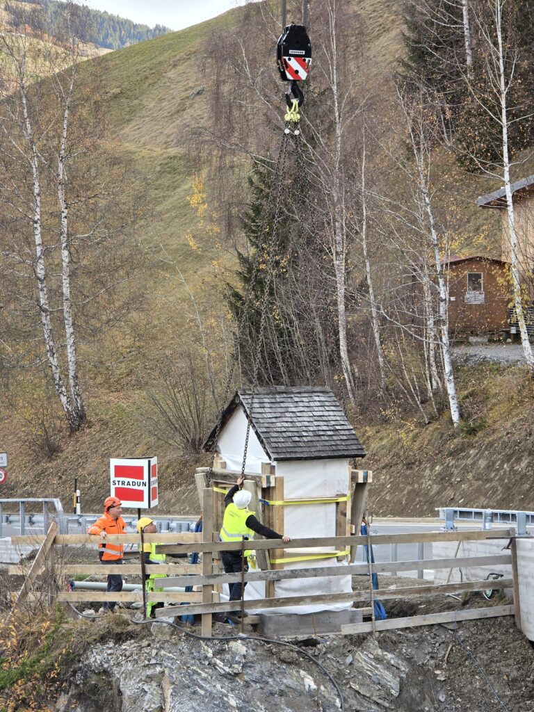 Il caplut enzugliau vegn pendius vid la tschaghegna.