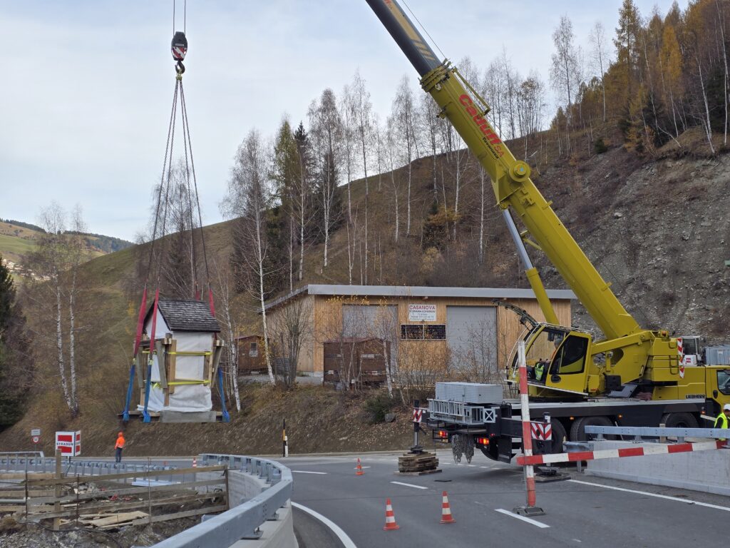 In caplut ell'aria - buca in maletg da mintgagi.