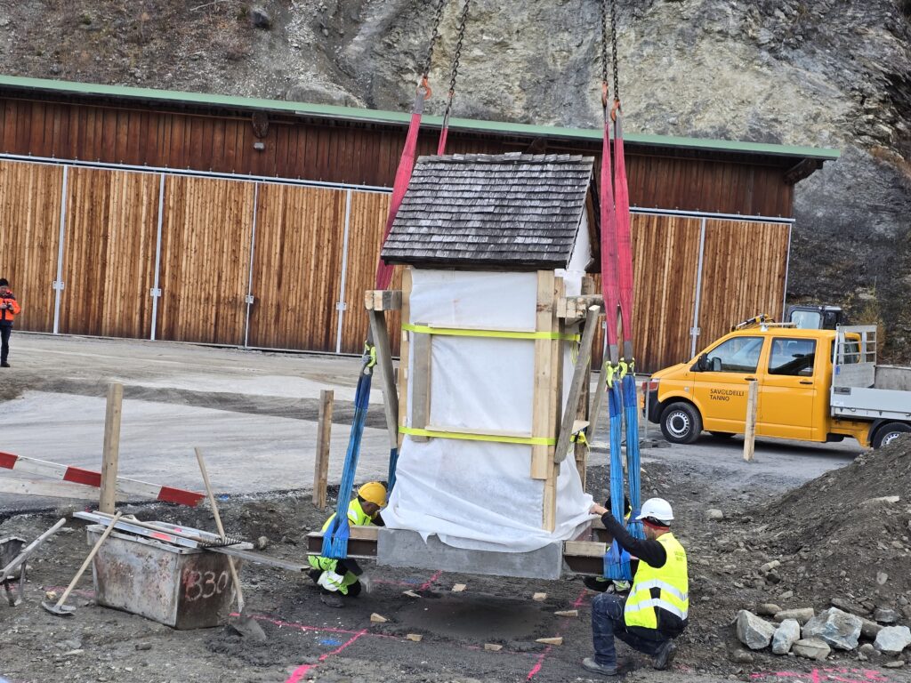 El liug niev vegn il caplut tschentaus sin in fundament segir e stabil.