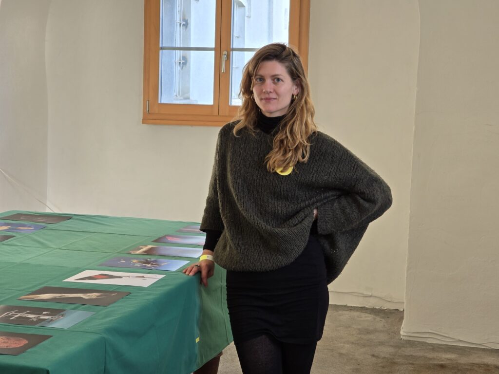 Michelle Aimée Oesch ei la suletta fotografa scientifica per medischina veterinara.