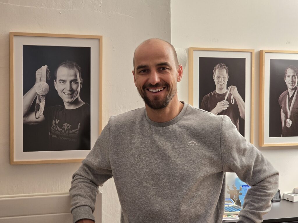 Nino Schurter oz, dus meins suenter siu cumiau ufficial dalla cuppa mundiala e sco atlet d'elita.