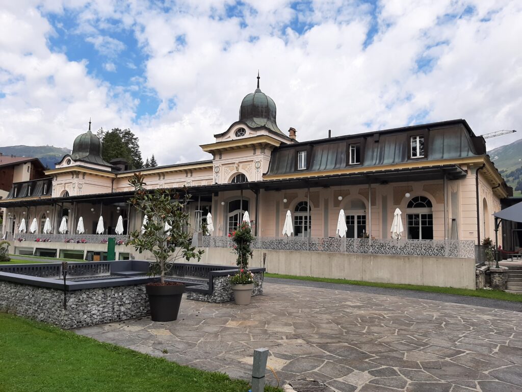 Il Pavillon dil Parkhotel Waldhaus a Flem ei ina part historica dil resort.