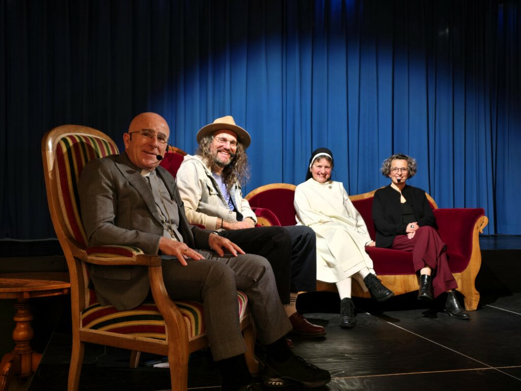 Gl'uestg da Cuera Joseph Maria Bonnemain (sen), ensemen cun Caude Bachmann, sora Monika Hüppi e Mario Hilber-Aeppli.