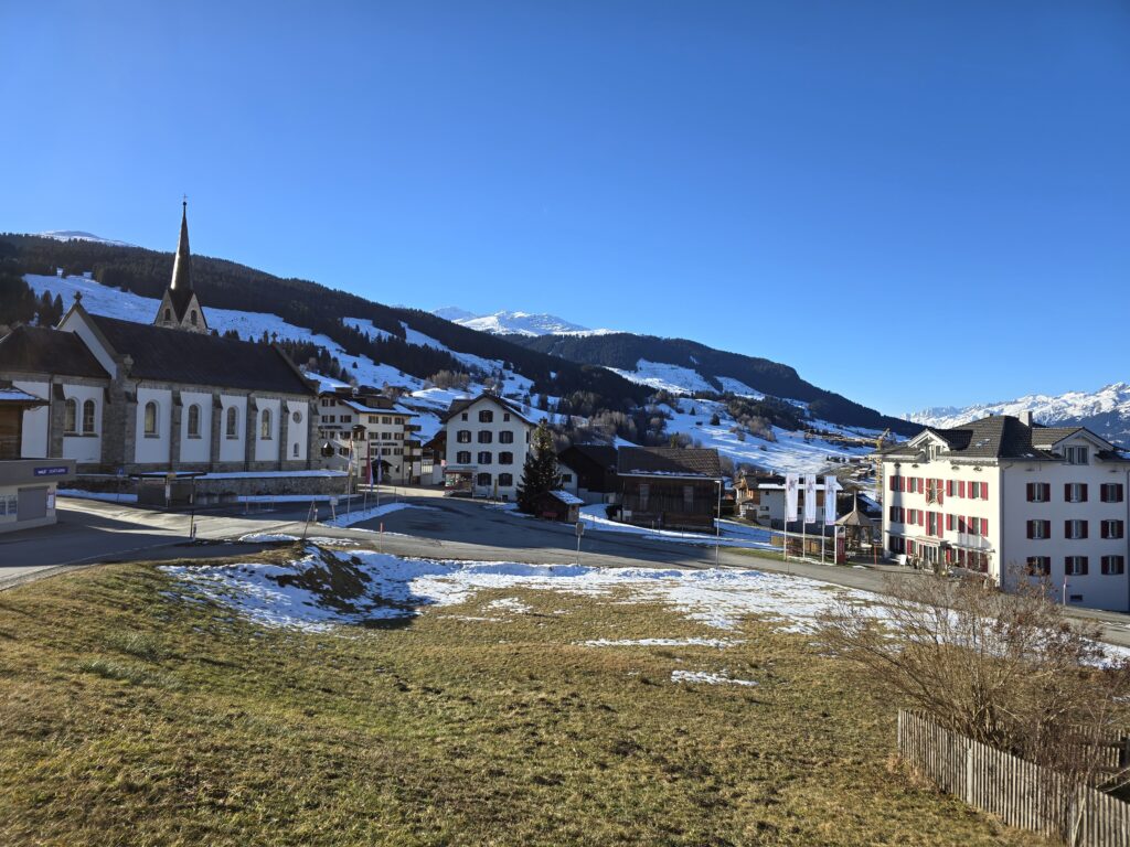 En quei liug vul la vischnaunca Sursaissa Mundaun realisar il center communal cun carrascha sutterrana.