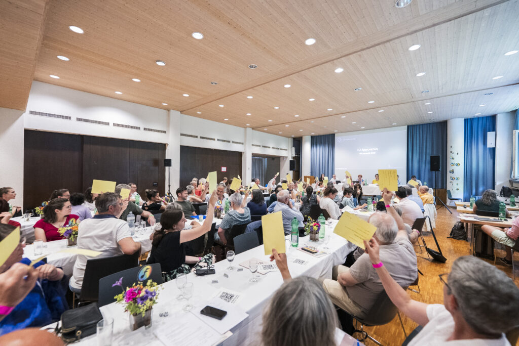 Las delegadas ed ils delegads decidan e tschernan tgi che dess presidiar vinavant la Lia Rumantscha.