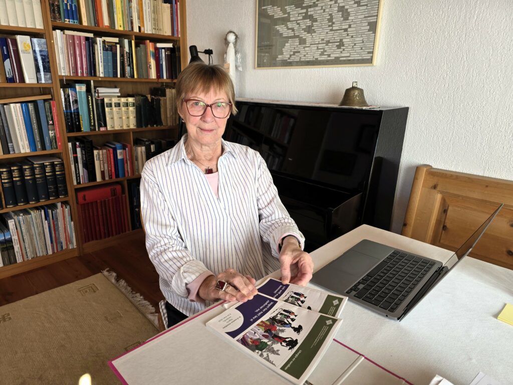 Antonia Caduff da Vella ei colligiada dapi 33 onns cullas preparativas pil Di d'oraziun mundiala.