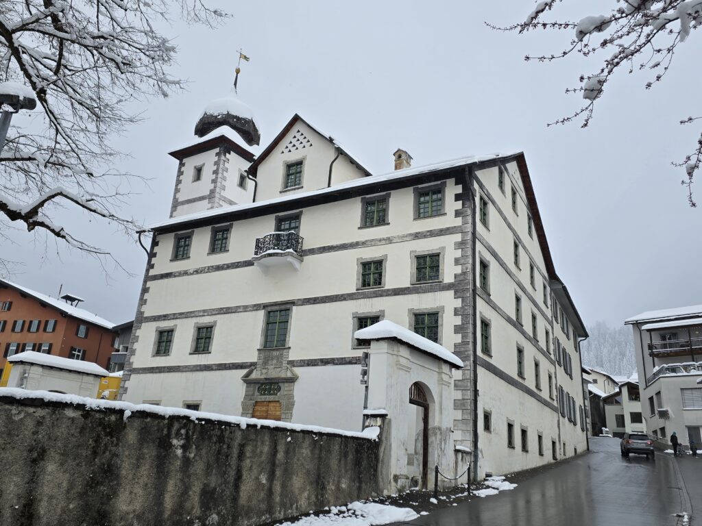 Il casti da Flem ei dapi 1985 sedia dall'administraziun communala.
