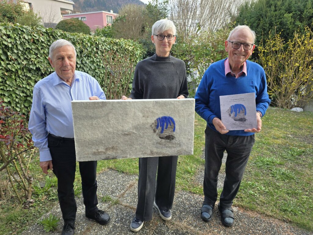 La squadra dil project, da dretg. Arnold Spescha, Erica Klucker e Hans Fäh. Anna Laura Klucker che maunca silla foto cumpletescha il quartet.