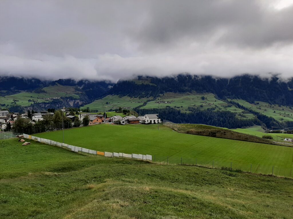 Survesta sigl areal da Buaul sur Vella. La planisaziun locala ha definiu quel per il sport.