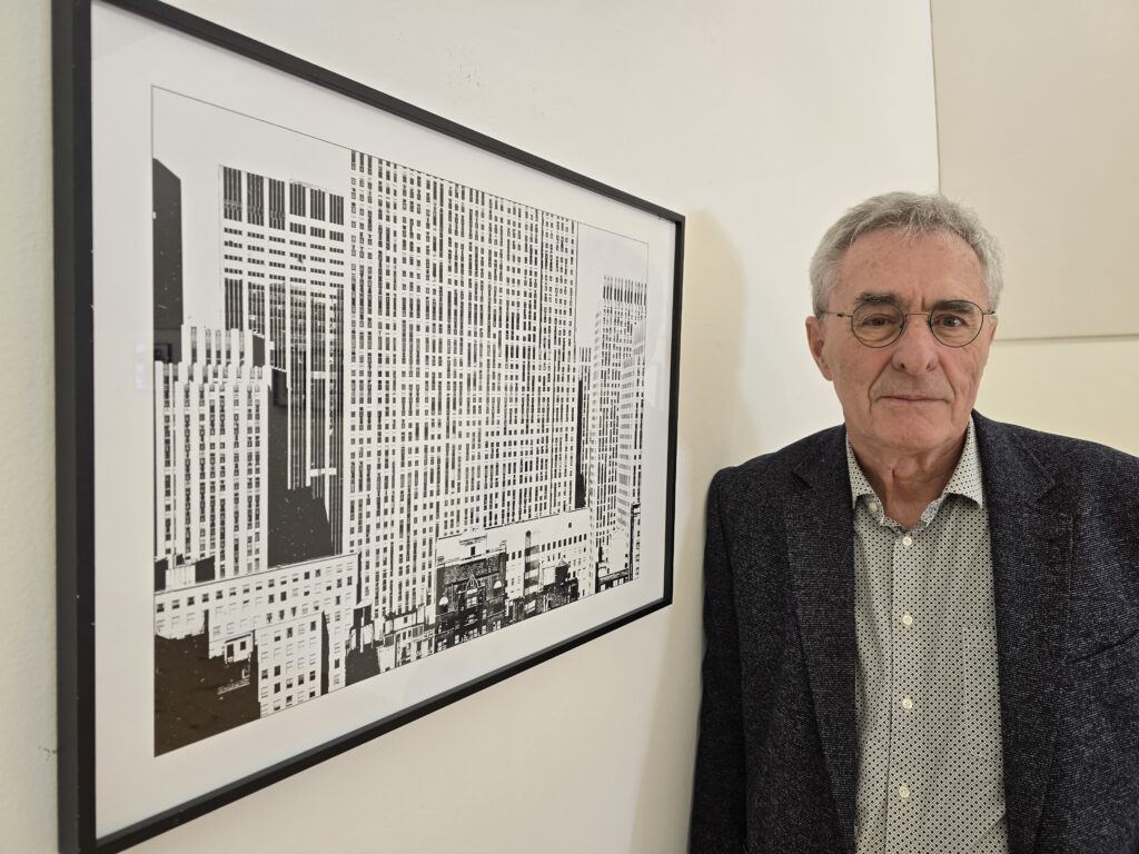 Leo Condrau avon ina da sias fotografias. Igl ei ina dallas preferidas che para ina grafica. Igl ei denton ina veritabla fotografia ch'el ha fatg ils onns siatonta a New Yoril.