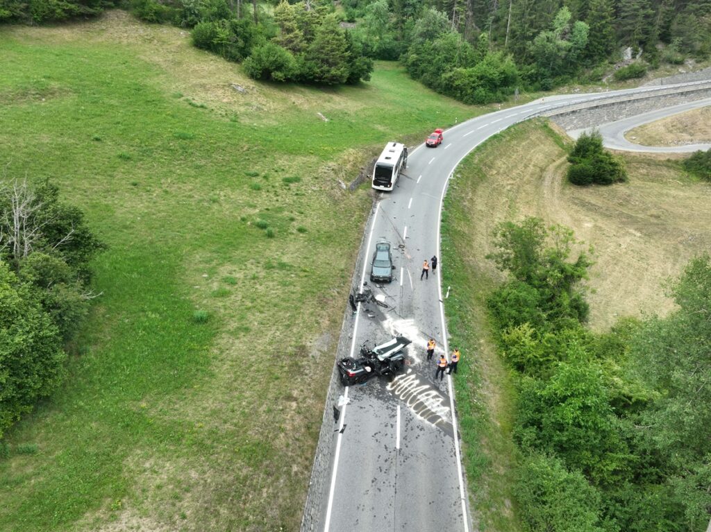 Igl accident ch'ei schabegiaus ils 28-6-2026 sil stradun digl Alpsu H19 a Fletg sur Sagogn.
